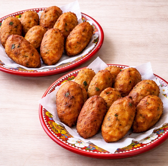 10 Pasteis de Bacalhàu