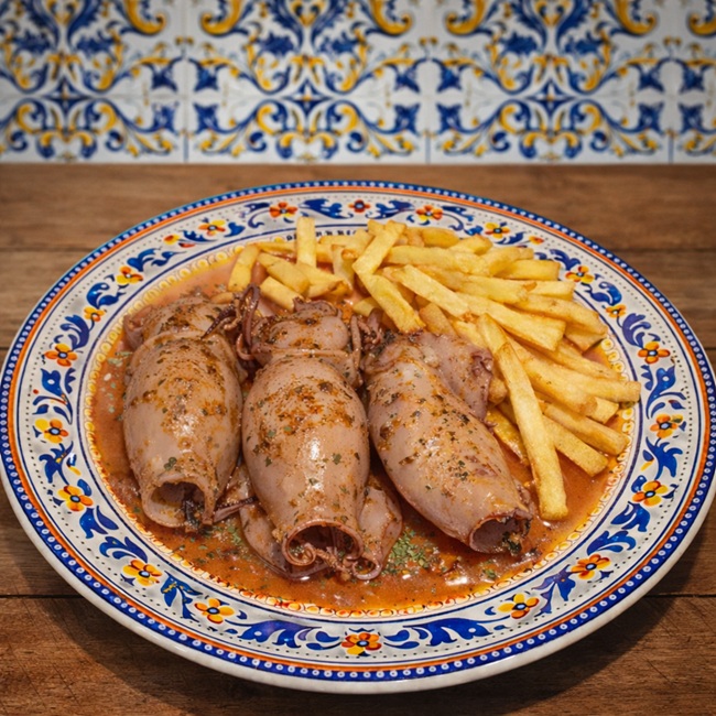 Lulas à Portuguèsa com batata frita