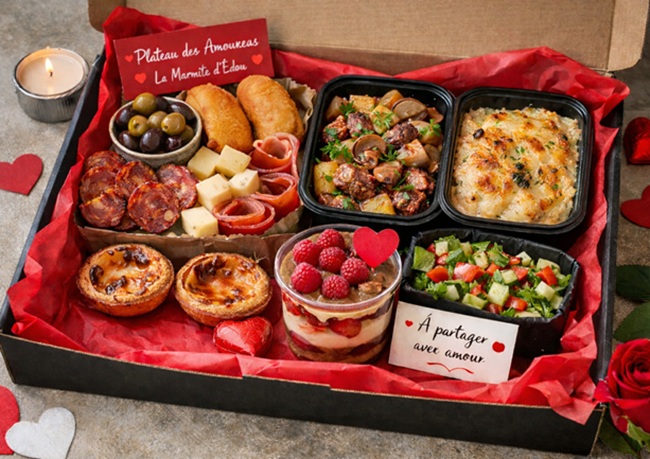 Plateau à partager  à composer : Tapas offerte , 2 entrées, 2 plats et 2 desserts selon vos envies.